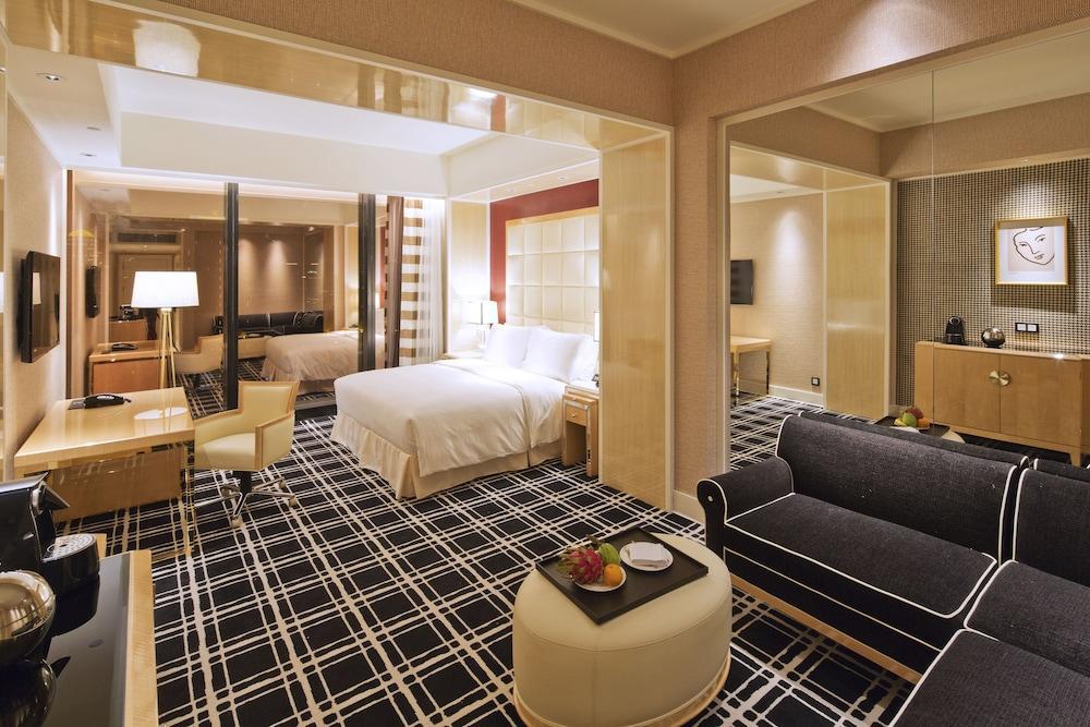 The Lin Hotel Taichung Luaran gambar A suite at the hotel